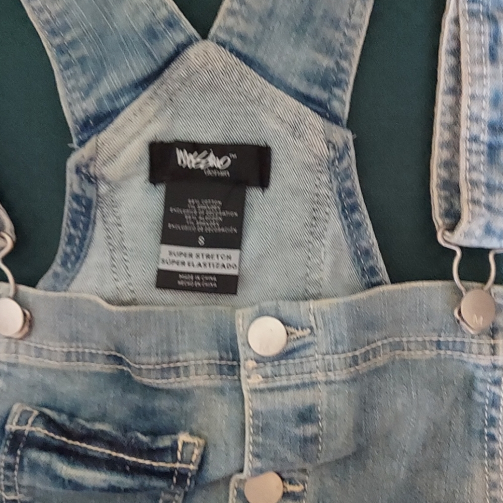 Overall shorts - Picture 3 of 4